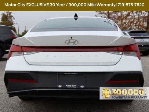 New 2025 Hyundai Elantra SE image 6