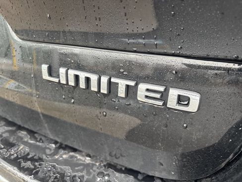 Used 2023 Jeep Grand Cherokee L Limited AWD/4WD image 15