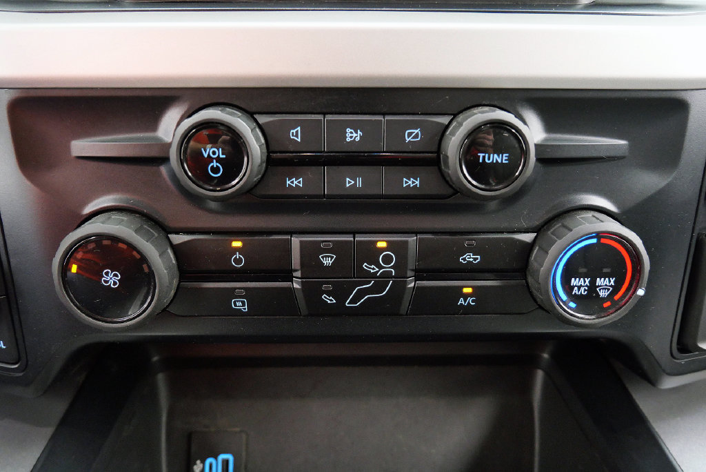 Used 2023 Ford F350 XLT w/ Snow Plow Prep Package AWD/4WD image 31