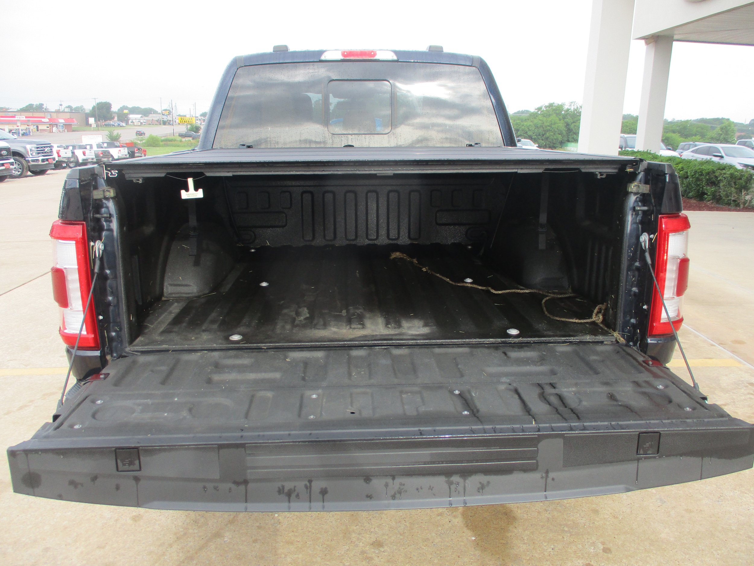 Used 2023 Ford F150 Lariat w/ FX4 Off-Road Package AWD/4WD image 9