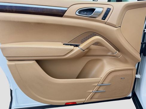 Used 2012 Porsche Cayenne image 21