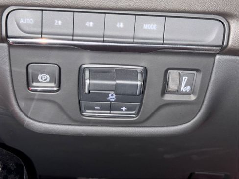 Used 2025 Cadillac Escalade Premium Luxury image 22