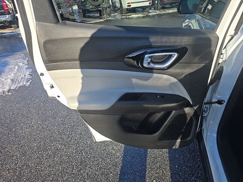 Certified 2024 Jeep Compass Limited image 15