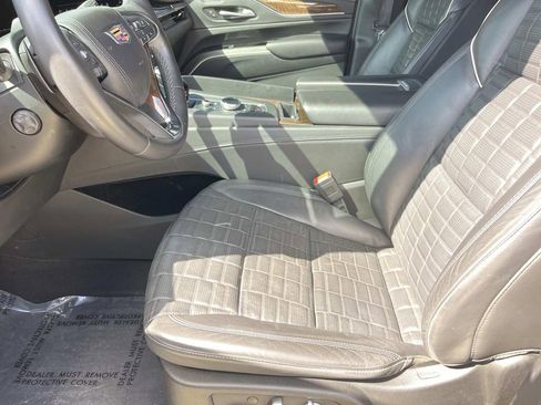 Used 2024 Cadillac Escalade Premium Luxury Platinum image 30