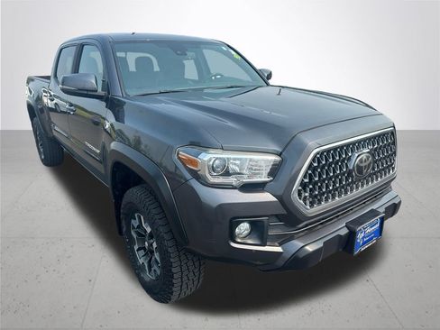 Used 2019 Toyota Tacoma TRD Off-Road w/ Technology Package AWD/4WD image 5