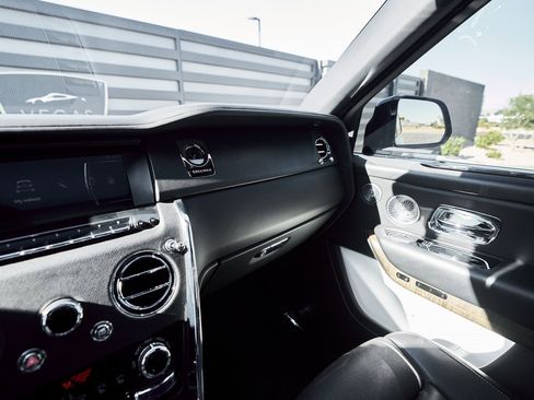 Used 2019 Rolls-Royce Cullinan image 79