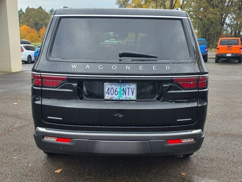 Used 2022 Jeep Wagoneer Series III w/ Premium Group I image 4