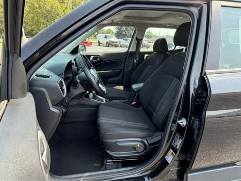 Used 2023 Hyundai Venue SEL w/ Cargo Package FWD image 14