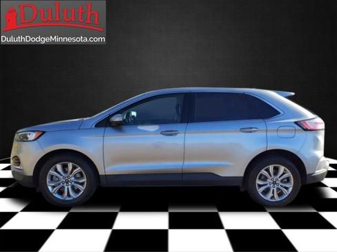 Used 2024 Ford Edge Titanium image 2