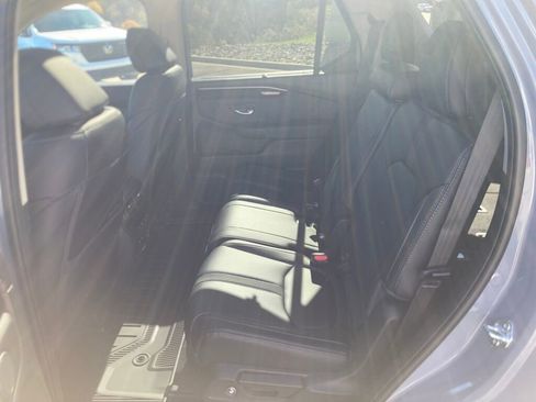 New 2025 Honda Pilot Touring image 7