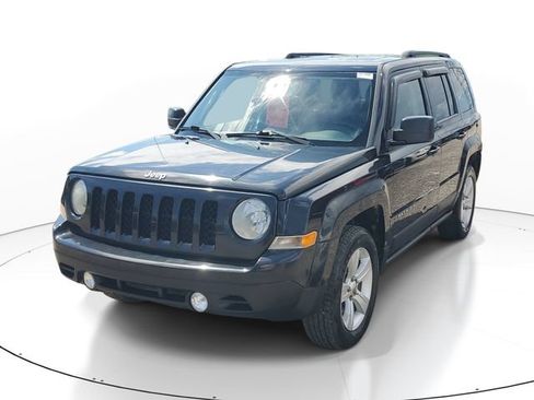 Used 2011 Jeep Patriot Latitude FWD image 2