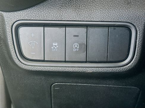 Used 2025 Kia Soul LX w/ LX Technology Package image 17