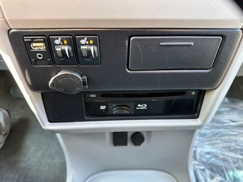 Used 2015 Toyota Sienna XLE Premium image 21