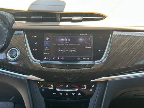 Used 2020 Cadillac XT6 Premium Luxury w/ Platinum Package AWD/4WD image 13