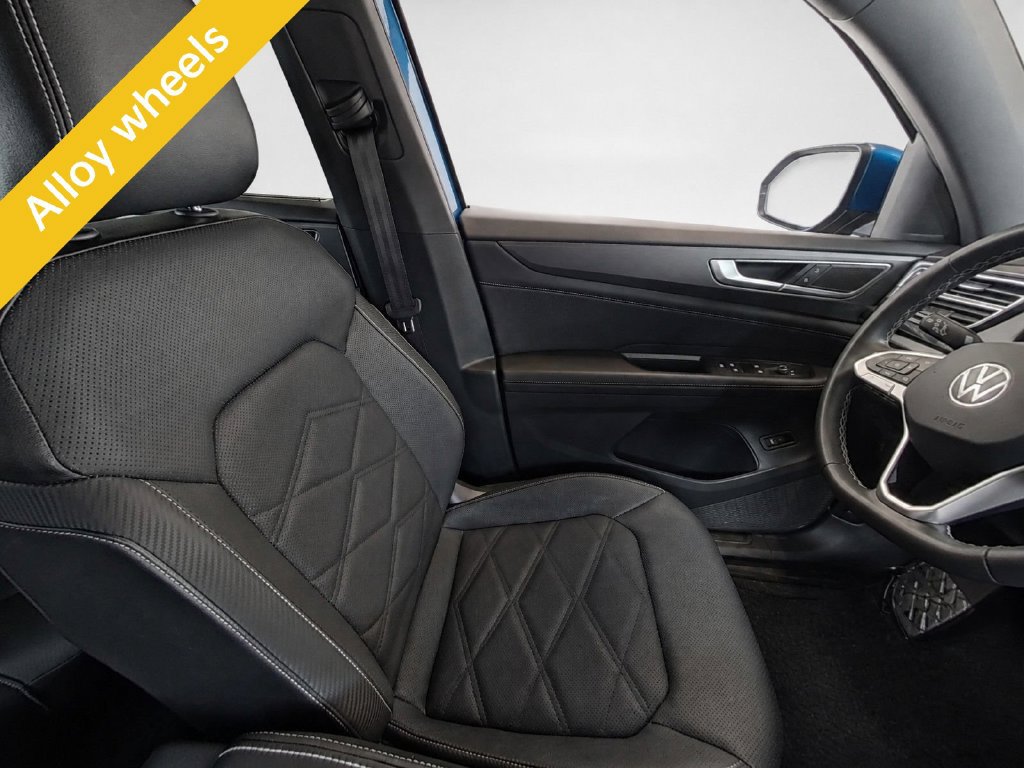 Used 2024 Volkswagen Atlas Cross Sport SE AWD/4WD image 17