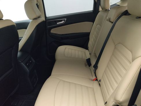Used 2020 Ford Edge SEL AWD/4WD image 18