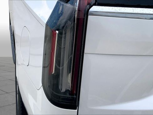 Used 2023 Cadillac Escalade ESV Premium Luxury AWD/4WD image 25