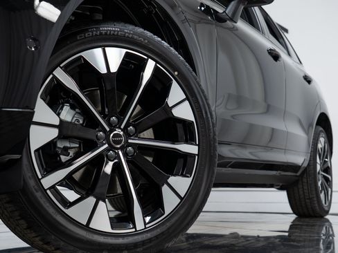 New 2026 Volvo XC60 B5 Plus w/ Protection Package Premier AWD/4WD image 27