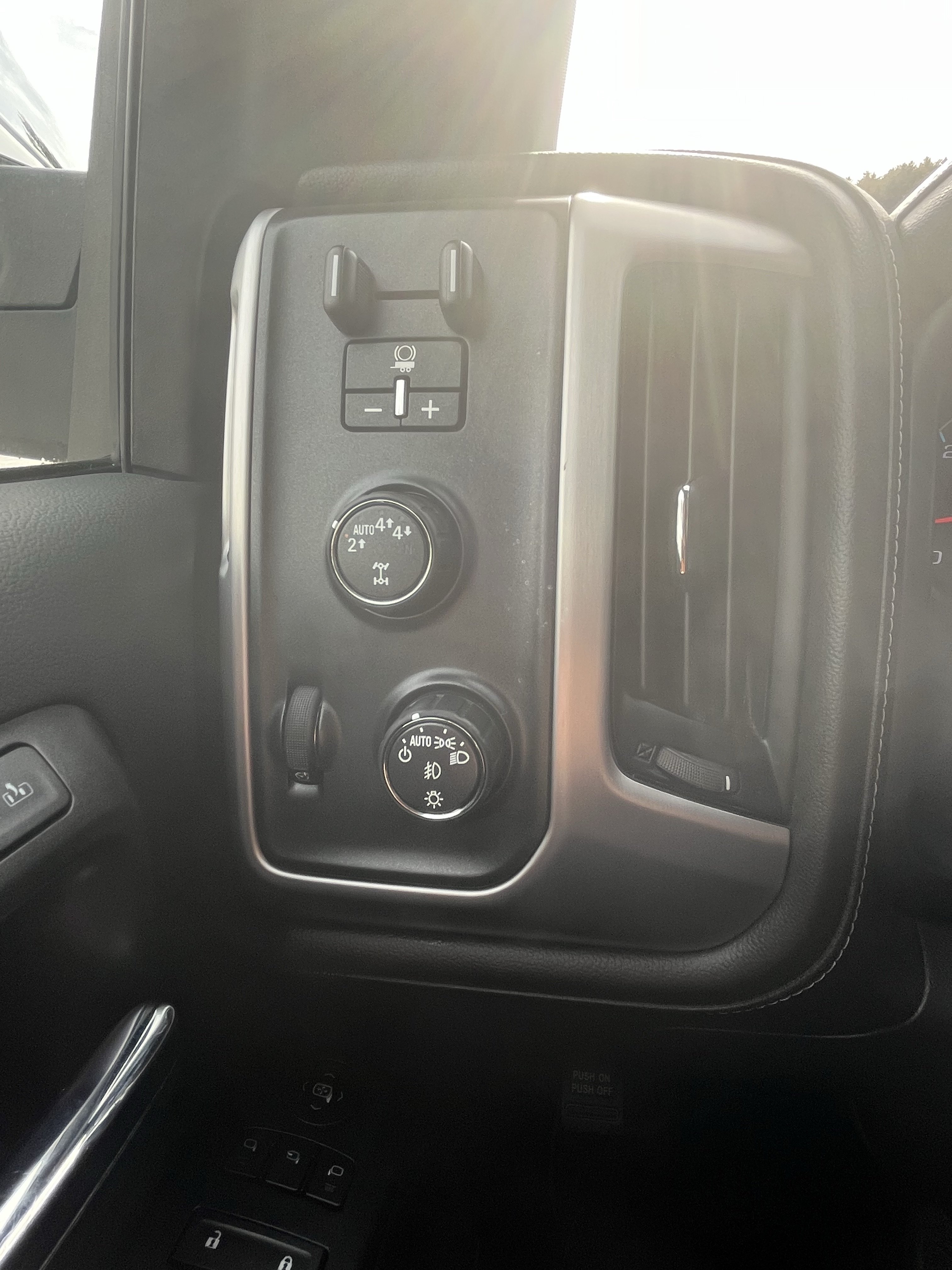 Used 2018 GMC Sierra 1500 SLT w/ SLT Premium Package AWD/4WD image 27
