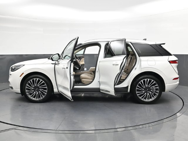 Used 2020 Lincoln Corsair Reserve w/ Appearance Package FWD image 41