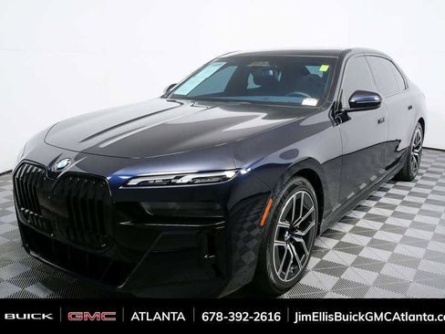 Used 2023 BMW 760i xDrive AWD/4WD image 25