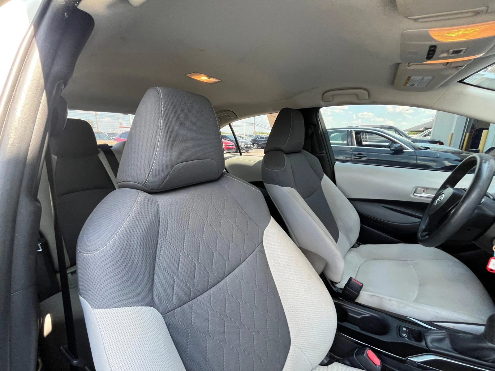 Used 2021 Toyota Corolla LE FWD image 27