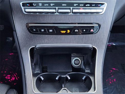 Used 2021 Mercedes-Benz GLC 300 4MATIC image 15