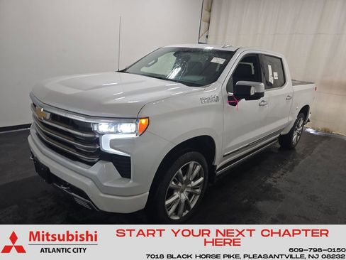 Used 2022 Chevrolet Silverado 1500 High Country w/ High Country Premium Package AWD/4WD image 1
