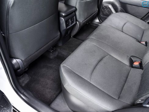 Used 2025 Toyota RAV4 LE AWD/4WD image 20