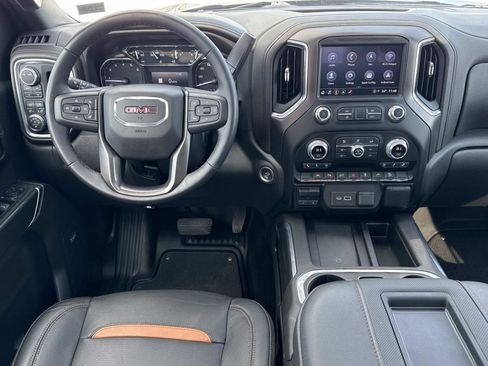 Used 2022 GMC Sierra 1500 AT4 w/ AT4 Preferred Package image 2