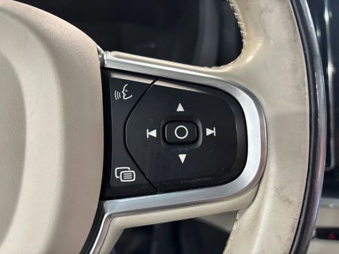 Used 2019 Volvo XC60 T5 Momentum w/ Premium Package image 34