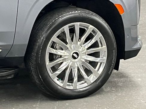 Used 2022 Cadillac Escalade Premium Luxury w/ LPO, Illumination Package image 41