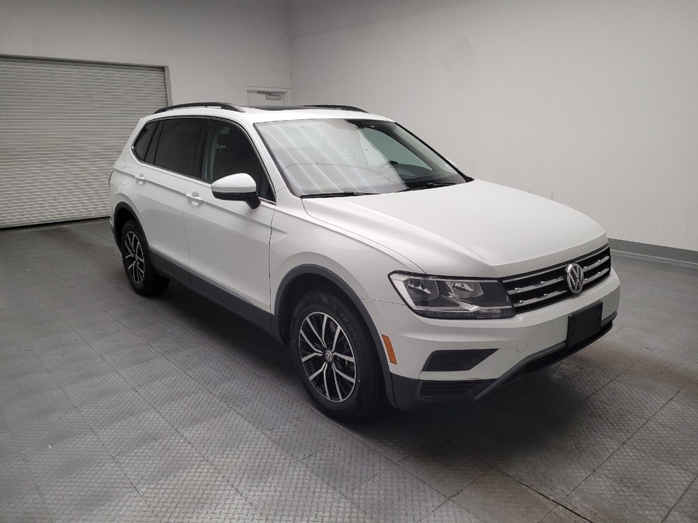 Used 2021 Volkswagen Tiguan SE w/ Panoramic Sunroof Package FWD image 13