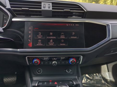 Certified 2025 Audi Q3 2.0T Premium w/ Convenience Package image 24