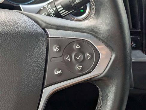 Used 2023 Chevrolet Traverse LT FWD image 25