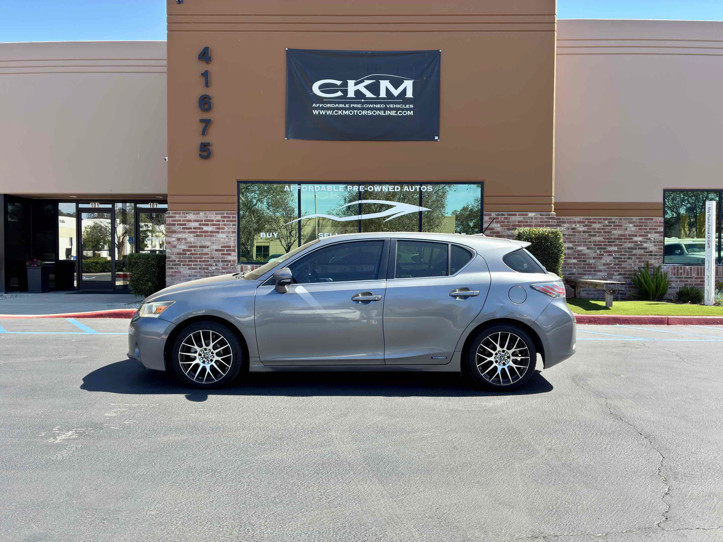 Used 2013 Lexus CT 200h w/ Premium Pkg w/Navigation FWD image 3