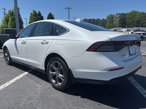 Used 2023 Honda Accord EX image 9
