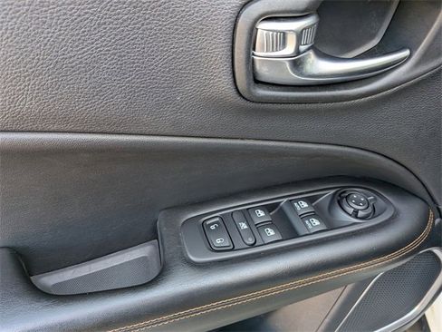 Certified 2021 Jeep Compass Limited image 14