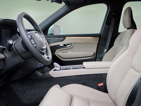 New 2026 Volvo XC90 B5 Ultra w/ Protection Package Premier AWD/4WD image 25