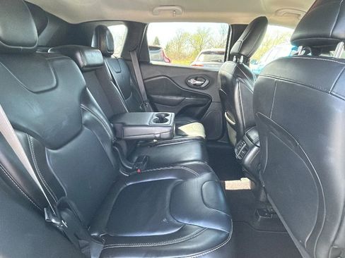 Used 2017 Jeep Cherokee Limited image 33