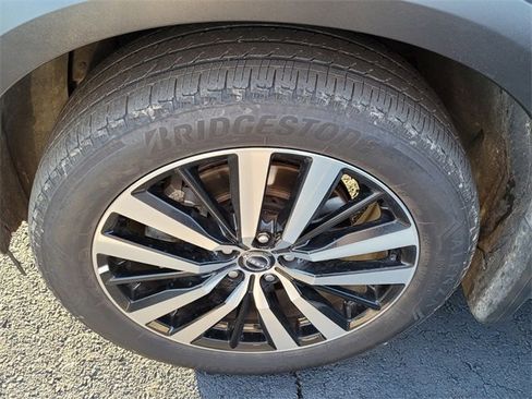 Used 2024 Nissan Pathfinder Platinum w/ Cargo Package image 4