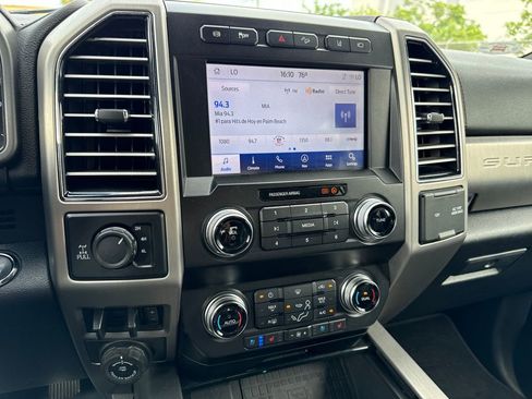 Used 2020 Ford F250 Platinum w/ FX4 Off-Road Package AWD/4WD image 18