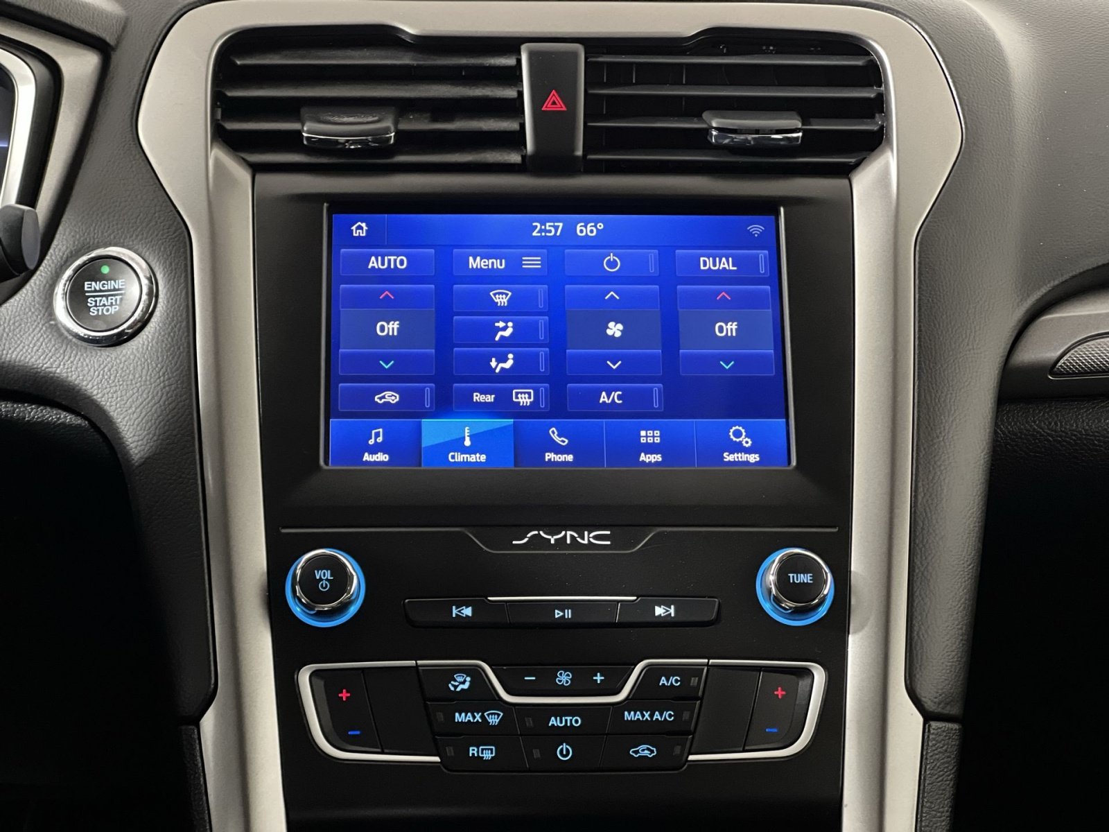 Used 2019 Ford Fusion SE FWD image 18