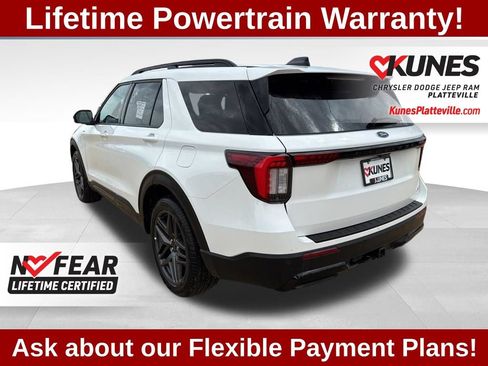 Used 2025 Ford Explorer ST-Line w/ ST-Line Street Pack AWD/4WD image 6