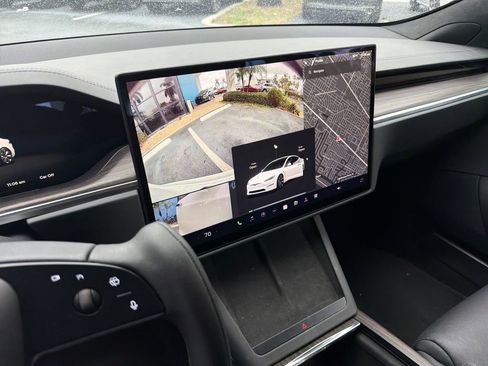 Used 2022 Tesla Model S image 26