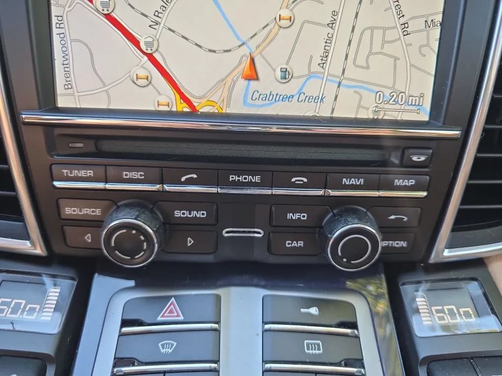 Used 2011 Porsche Panamera 4 AWD/4WD image 29