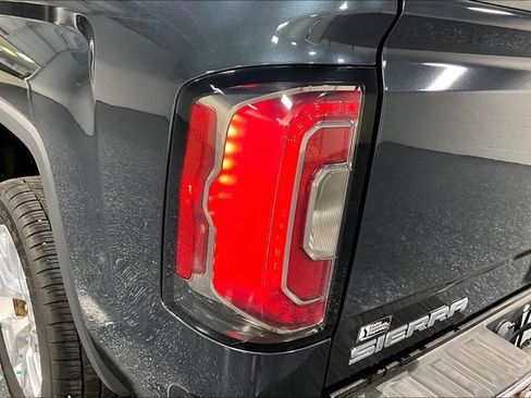 Used 2017 GMC Sierra 1500 SLT w/ SLT Premium Package AWD/4WD image 22