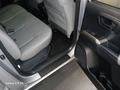 Used 2019 Toyota Tacoma SR5 image 10