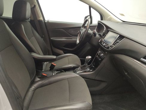 Used 2020 Buick Encore Preferred FWD image 21