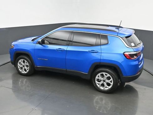 New 2025 Jeep Compass Latitude w/ Sun & Sound Group image 40